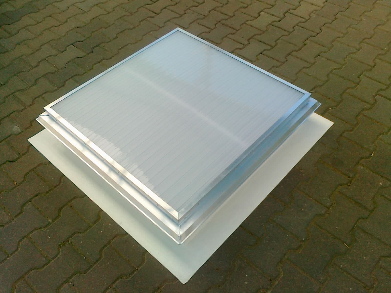 Świetliki dachowe stałe